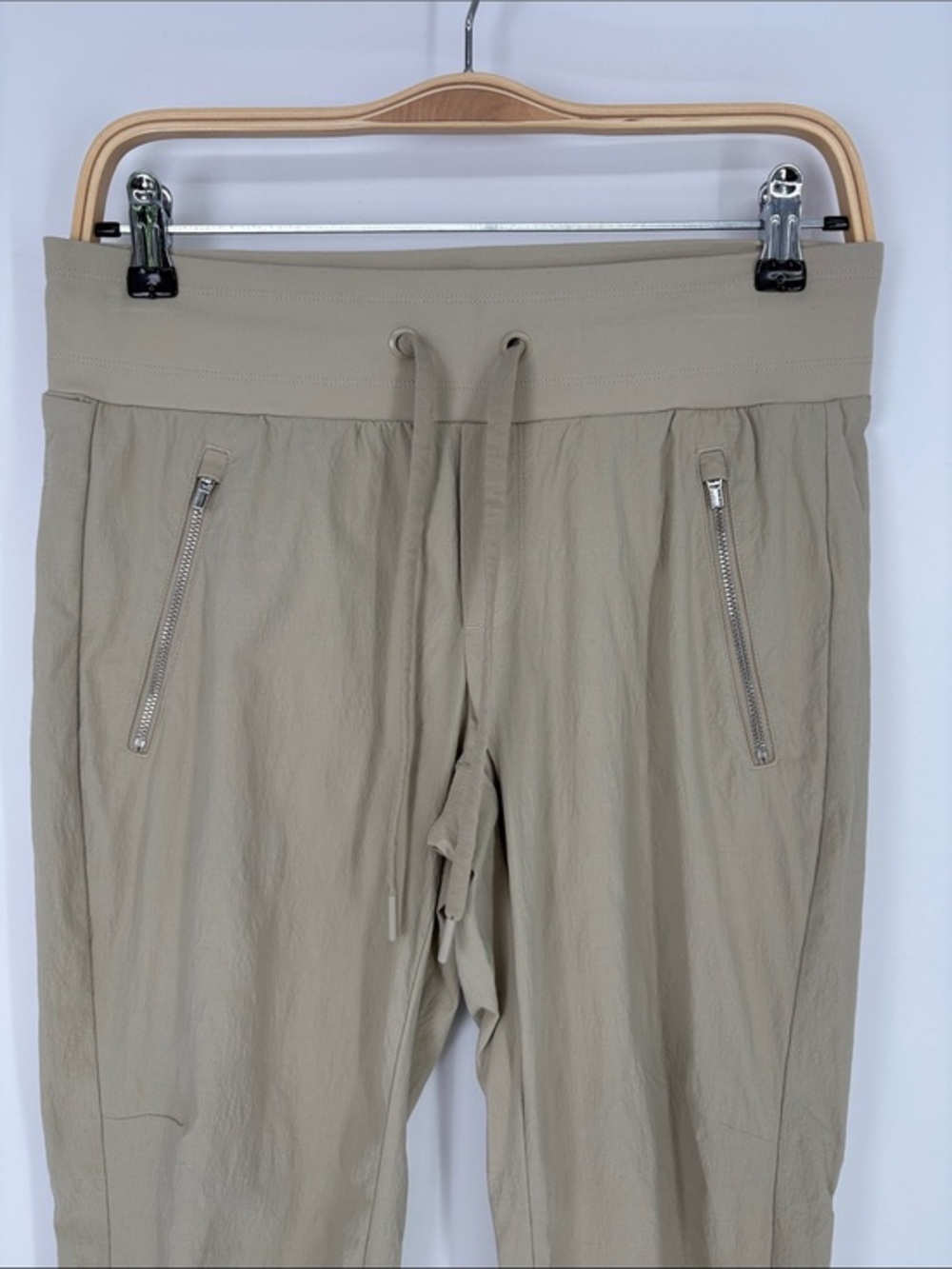 🍔 Athleta Beige Drawstring Track Pants with Zip Pockets